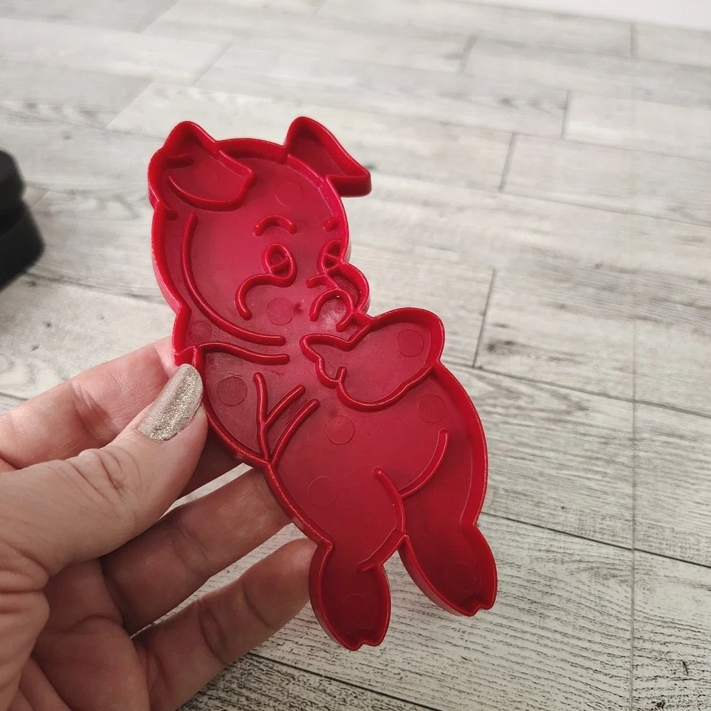 Vintage Pig Cookie Cutter – Red Plastic 5